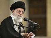 Twitter zablokoval účet Chameneímu. Íránský ajatolláh vyhrožoval Trumpovi