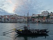 Portugalsko  Porto s veerními ervánky a vynikajícím portským, 2019.