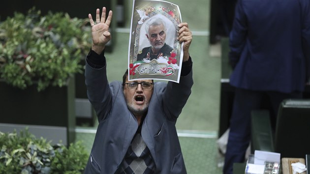 Íránský právník Mohammad Javad Abtahi v parlamentu.
