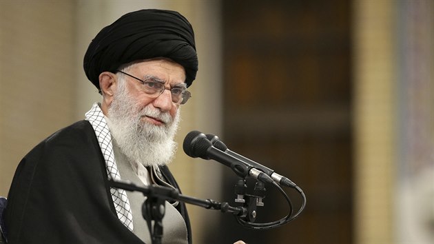 Íránský nejvyí duchovní ajatolláh Alí Chameneí.