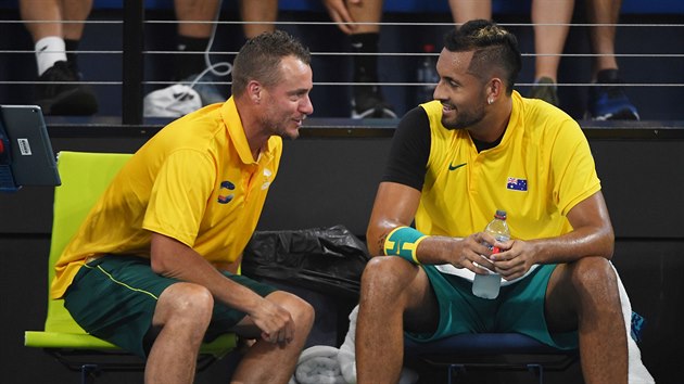 Lleyton Hewitt vtipkuje b�hem ATP Cupu s Nickem Kyrgiosem.