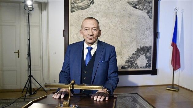 P�edseda Senátu Jaroslav Kubera (ODS) p�i natá�ení novoro�ního projevu 1. ledna...