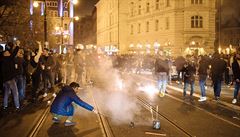 Z krsnho ohostroje se stal boj na ulicch. Praha chyst vyhlku ec pouit pyrotechniky veejnost