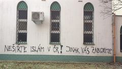 V Brně někdo posprejoval mešitu, hrozí zabitím šiřitelům islámu.