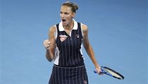 Karol�na Pl�kov� zv�t�zila nad Keysovou 6:4, 4:6, 7:5.