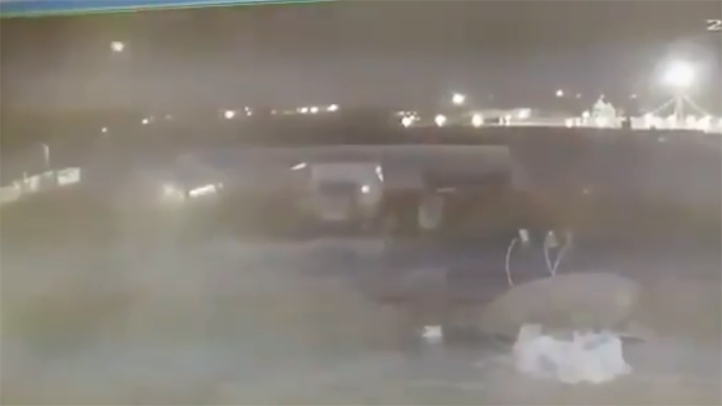 Záběr druhé střely na ukrajinské letadlo v íránském Teheránů