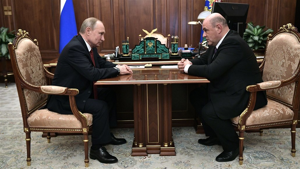 Vladimir Putin a Michail Miustin pi dnením setkání v Kremlu.