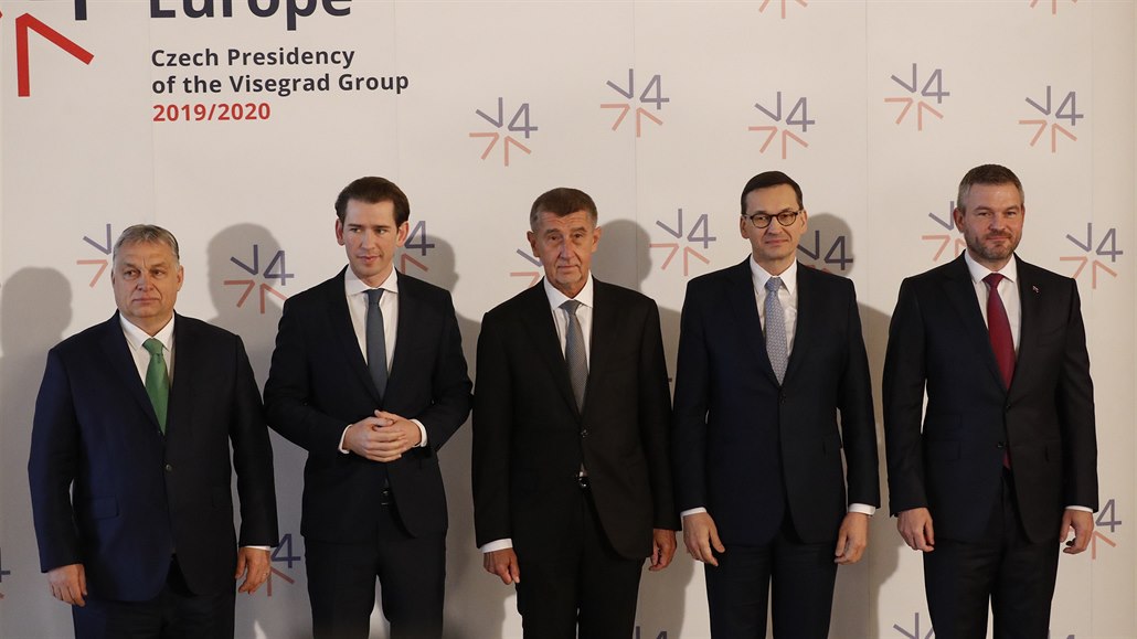 Zleva Viktor Orbán, Sebastian Kurz, Andrej Babi, Mateusz Morawiecki a Peter...