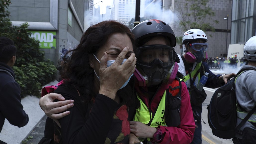 Nedlní protivládní demonstrace v centru Hongkongu.