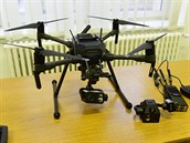 Bezpilotní przkumný dron upravený pro poteby armády.