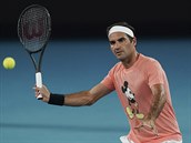 Roger Federer bhem trninku na Australian Open.