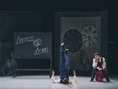 Inscenace Leonce & Lena (2020). Choreografie: Christian Spuck.