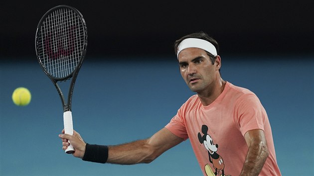 Roger Federer bhem tréninku na Australian Open.