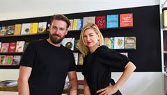 Petra Caudr Hanzlíková a Jiří Caudr v knihkupectví Book Therapy