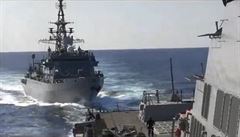 VIDEO: Rusk lo se piblila k torpdoborci USA, hrozila kolize. Amerian vyplili varovn stely