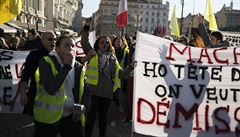 Protestující pochodují bhem demonstraní soboty 11. ledna 2020 v Marseille v...