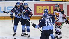 Jaromír Jágr, Petr Vampola, Ladislav Zikmund a Brendan O'Donnell se radují z...