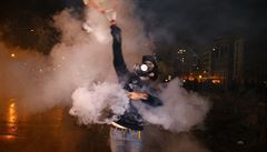 Tm 400 lid bylo zranno pi stetech na demonstracch v Bejrtu. Policie pouila slzn plyn a vodn dla