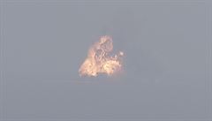 P�i simulaci nouzového p�eru�ení letu byla cílen� zni�ena raketa Falcon 9 a lo�...