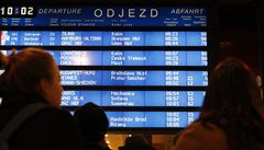 Porucha troleje v Praze zkomplikovala �elezni�ní dopravu.