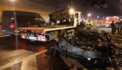 V pra�ském tunelu Blanka sho�elo lamborghini.