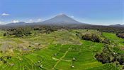 Nejvy vulkn ostrova Gunung Agung v pozad