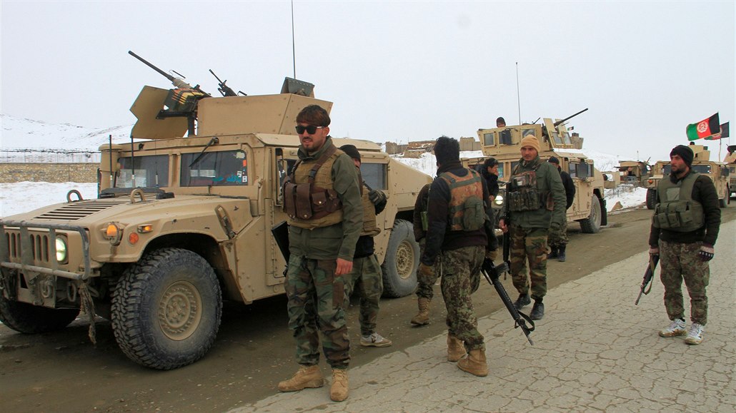Afghánská armáda míící do provincie Ghazni, ilustraní foto