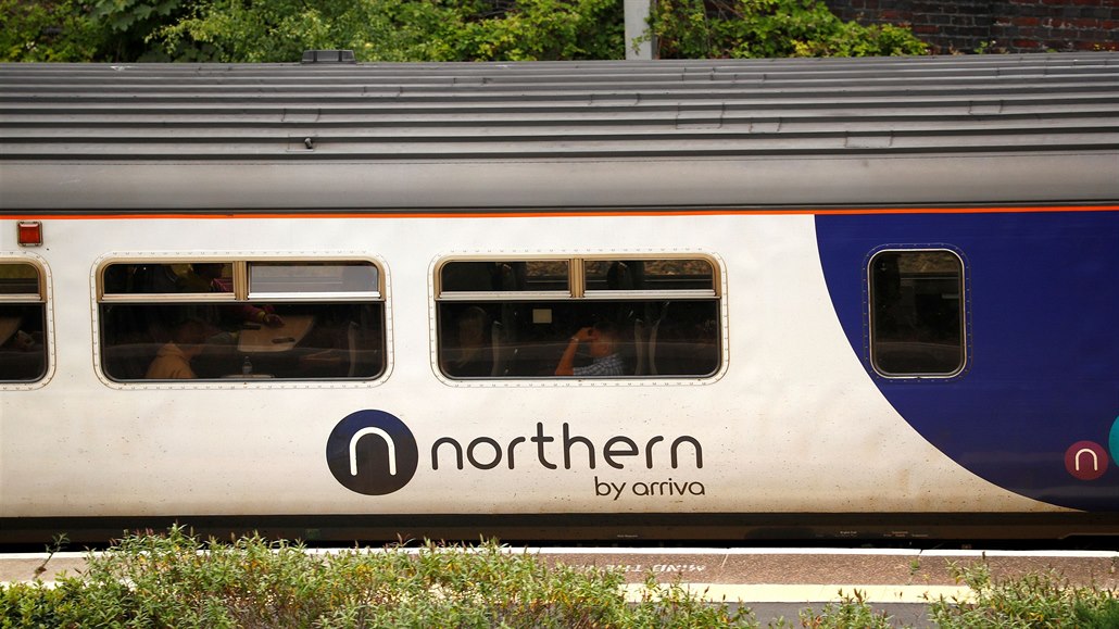 Vlak železniční britské společnosti Northern Rail ze skupiny Arriva.