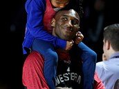 Kobe Bryant s jednou ze svých dcer.