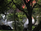 Havajtí hasii zasahují u poáru domu, kde zemel mu pvodem z ech.