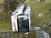Autobus havaroval poblí nmeckého Eisenachu, zatímco peváel dti.