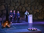 Premiér Andrej Babi s chotí Monikou bhem návtvy Jad Vaem v Jeruzalém...