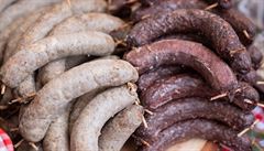 Bylo to t잚í na zaátku, nyní u máme své ovené dodavatele. Maso odebíráme...