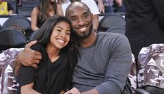 Legendrn basketbalista Kobe Bryant zemel spolu se svoj dcerou pi pdu vrtulnku. Bylo mu 41 let