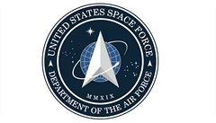 Trump představil logo Vesmírné armády. Na Twitteru ho připodobňují ke znaku hvězdné flotily ze seriálu Star Trek