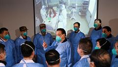 Koronavirus decimuje čínské zdravotnictví. Nakazilo se už 1716 pracovníků, šest z nich zemřelo