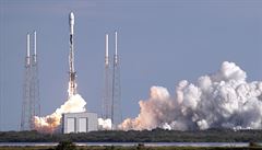 SpaceX dopravila do kosmu tvrtou srii 60 satelit Starlink, prvn stupe nosie pistl na prmu v Atlantiku