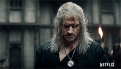 Geralt z Rivie v seriálu Zaklínač.
