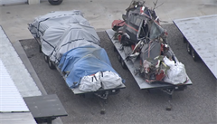 Trosky helikoptéry, ve které zahynul Kobe Bryant a dal�ích osm lidí.