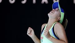 Sofia Keninová z USA se raduje z výhry v semifinále Australian Open.