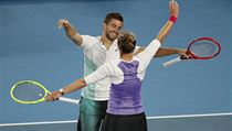 Tenistka Barbora Krejčíková obhájila titul na Australian Open v mixu. S...