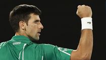 Novak Djokovič se raduje z vítězství ve finále Australian Open nad Dominicem...
