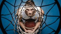 Vtzn snmek Michala Svka. Na fotografii je basketbalista Pavel Pumprla.