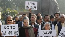 Demonstrace proti navrhovanmu zkonu strany BJP, kter by zastavil udlovn...