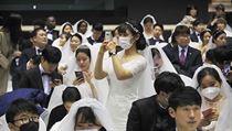 Hromadn svatba len Crkve sjednocen v Jin Koreji.