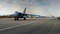 rusk bombardr Su-24 na syrsk zkladn Hmmm.