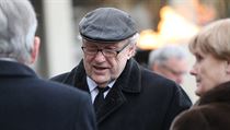 Posledn� rozlou�en� s n�kdej��m ministrem obrany, diplomatem a disidentem...