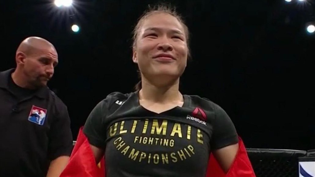 Zhang Weiliová se snaí ped obhajobou mistrovského pásu UFC dostat z íny