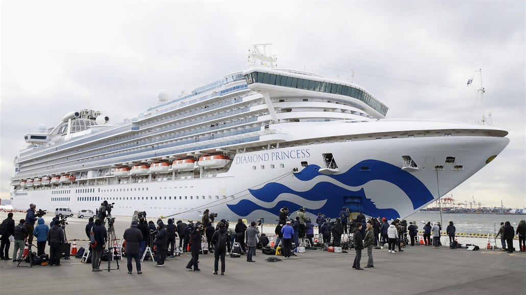 Na výletní lodi Diamond Princess se nakazilo koronavirem 20 lidí.