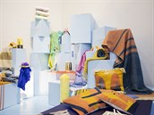 Studenti odvního a grafického designu spolupracují na pletených kolekcích